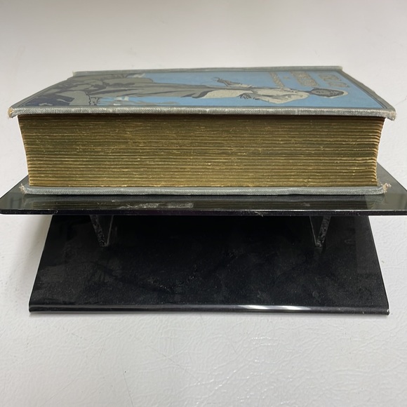 1912 Novel: A Girl of Distinction by Bessie Marchant - Picture 3 of 12